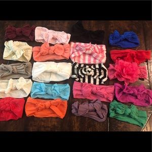 Lot of 20 baby bling bows EUC